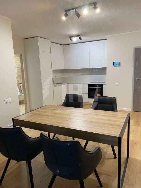 Apartament 2 camere, parcare, AC, zona Iulius Mall
