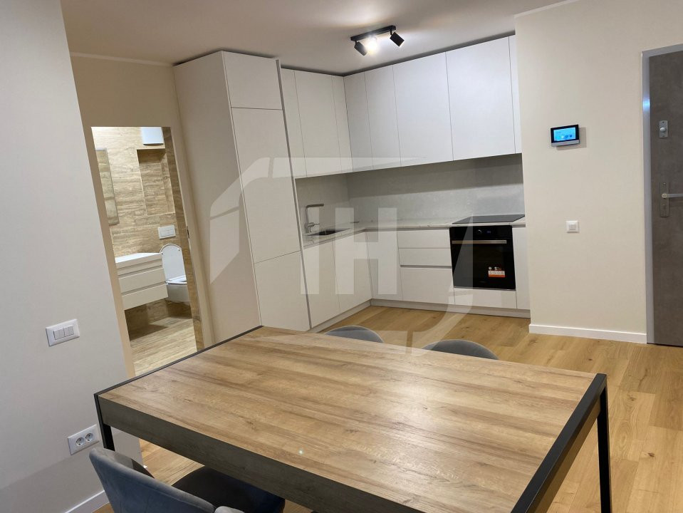 Apartament 2 camere, parcare, AC, zona Iulius Mall