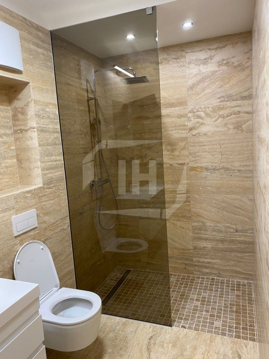 Apartament 2 camere, parcare, AC, zona Iulius Mall