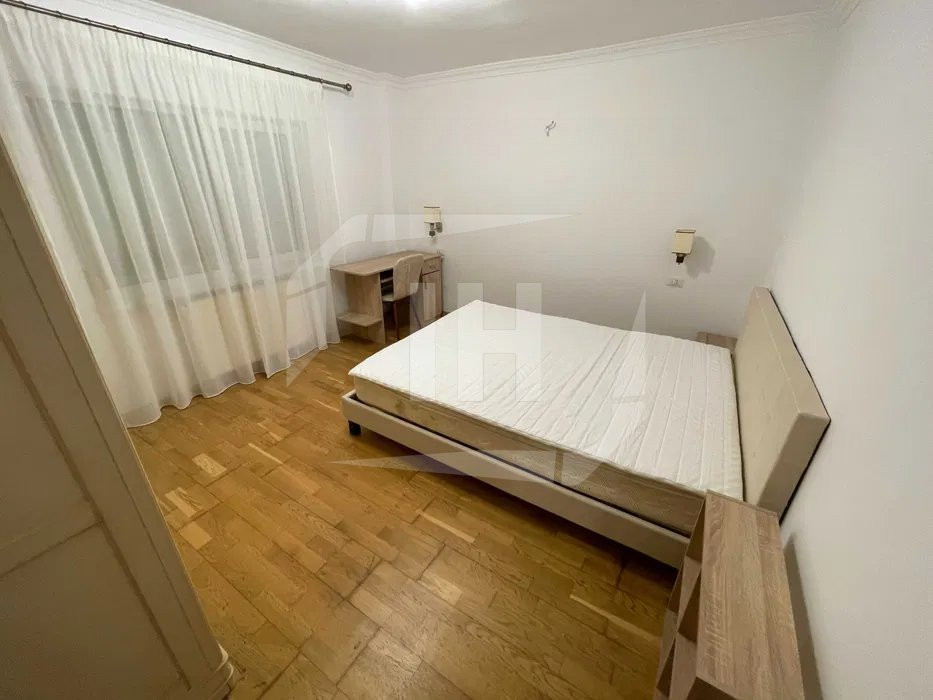 Apartament 2 camere, 75 mp, decomandat, cartier Plopilor