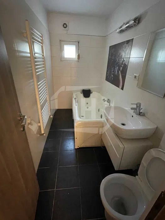 Apartament 2 camere, 75 mp, decomandat, cartier Plopilor