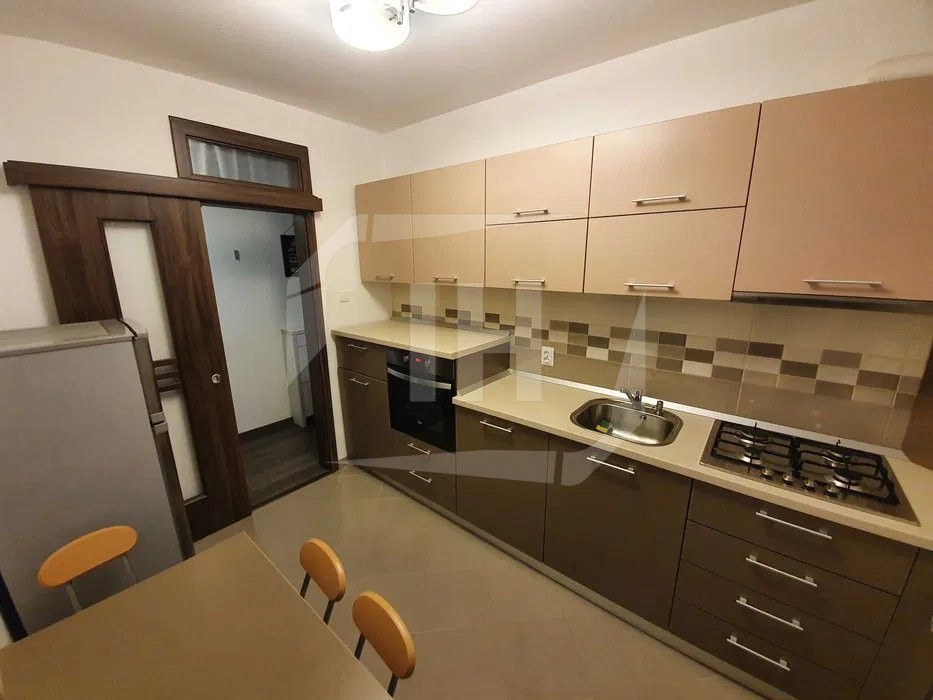 Apartament 2 camere, decomandat, parcare, Borhanci
