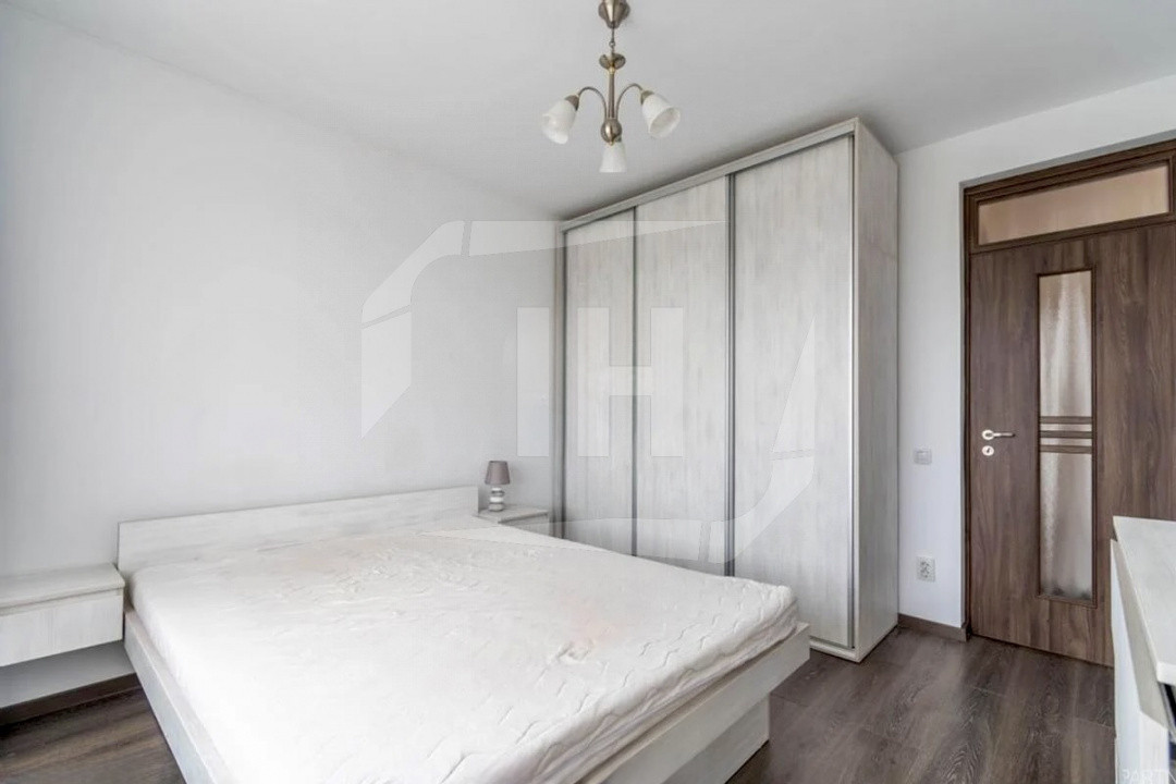 Apartament 2 camere, decomandat, parcare, Borhanci