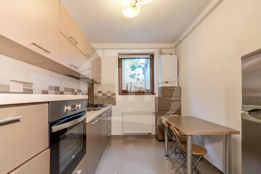Apartament 2 camere, decomandat, parcare, Borhanci