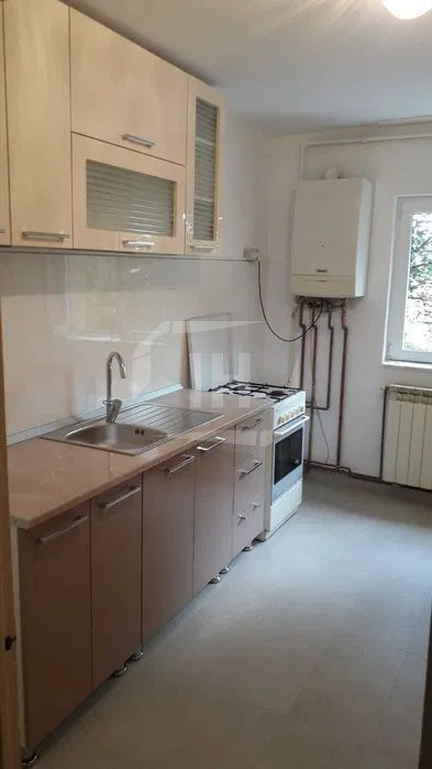 Apartament 3 camere I decomandat I zona Titulescu I Piata Cipariu 