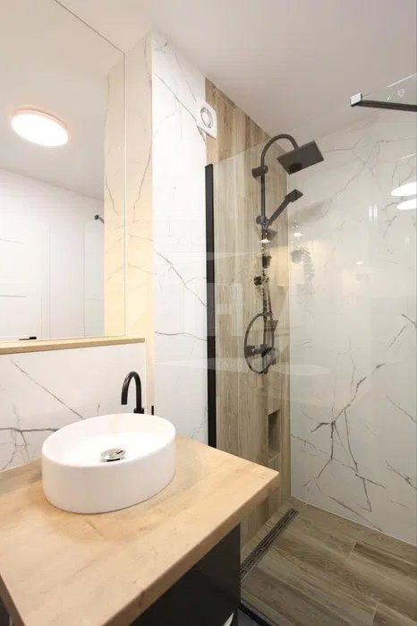 Studio modern I Buna Ziua