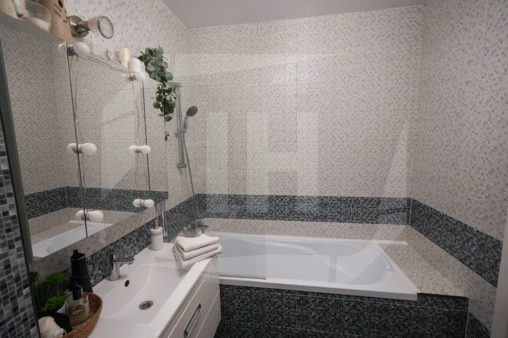 Apartament la cheie 2 camere, bloc nou, etaj 1, parcare