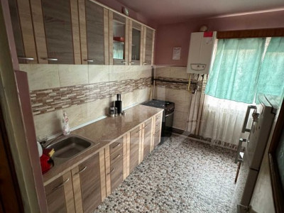 Apartament 3 camere decomandat 76 mp utili, zona Plopilor