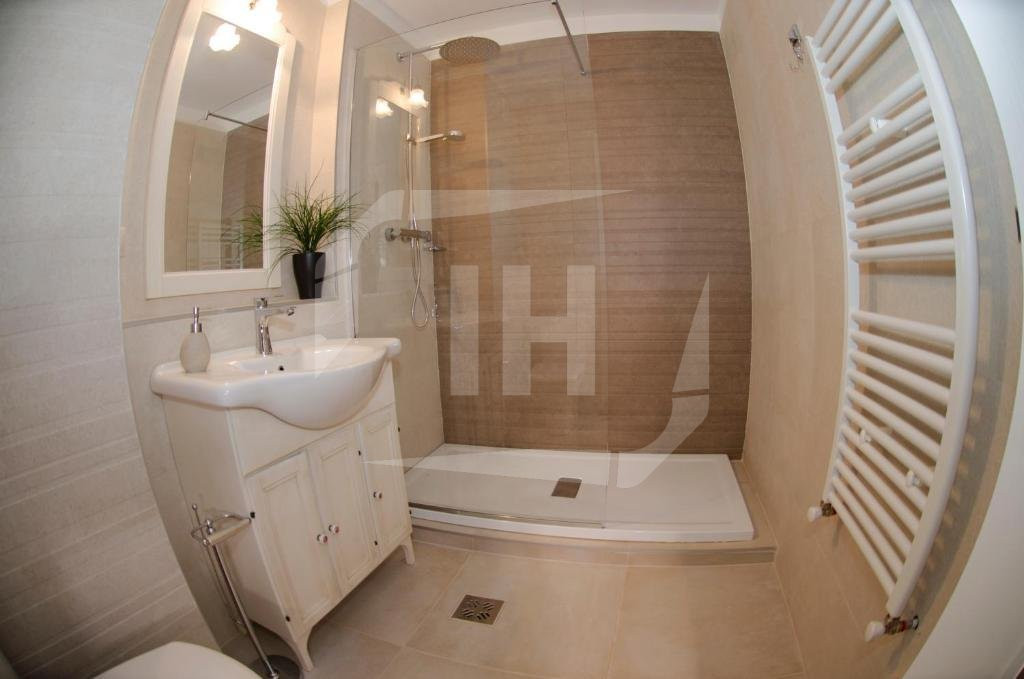 Apartament 2 camere, parcare , zona FSEGA