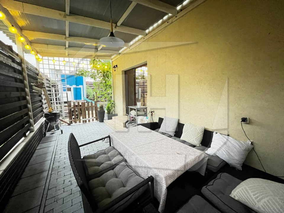 Casa de vanzare, 4 parcari, complet mobilata si utilata