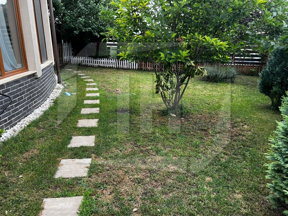 Casa de vanzare, 4 parcari, complet mobilata si utilata