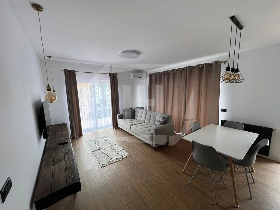Apartament renovat, la cheie 53 mp utili, terase 27 mp, parcare
