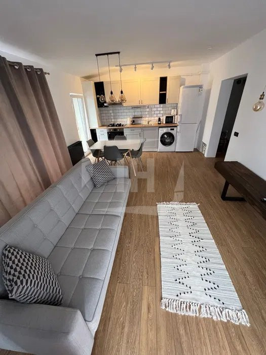 Apartament renovat, la cheie 53 mp utili, terase 27 mp, parcare
