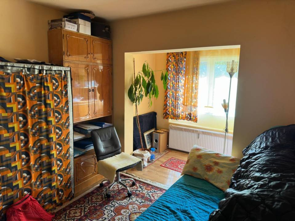 Apartament cu 3 camere, decomandat, etaj intermediar, zona Lidl/Marasti