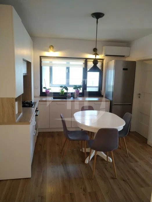 Apartament 3 camere, balcon, AC, parcare, Borhnaci