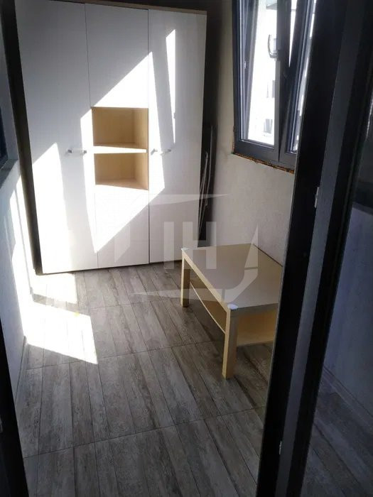 Apartament 3 camere, balcon, AC, parcare, Borhnaci