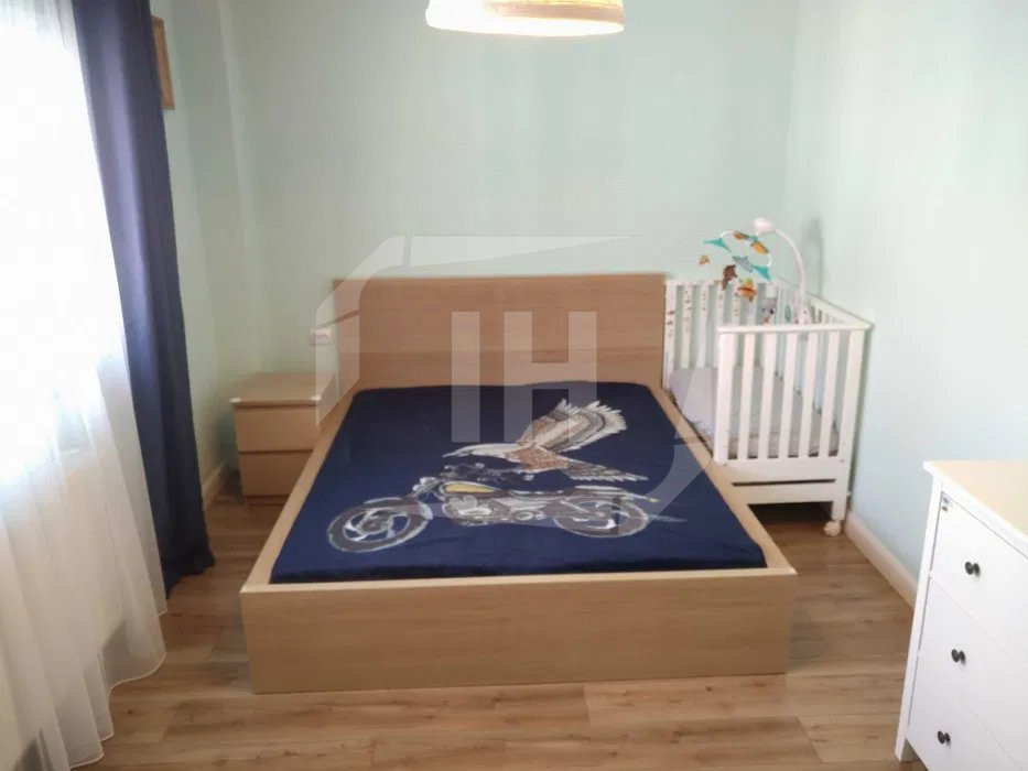 Apartament 3 camere, balcon, AC, parcare, Borhnaci