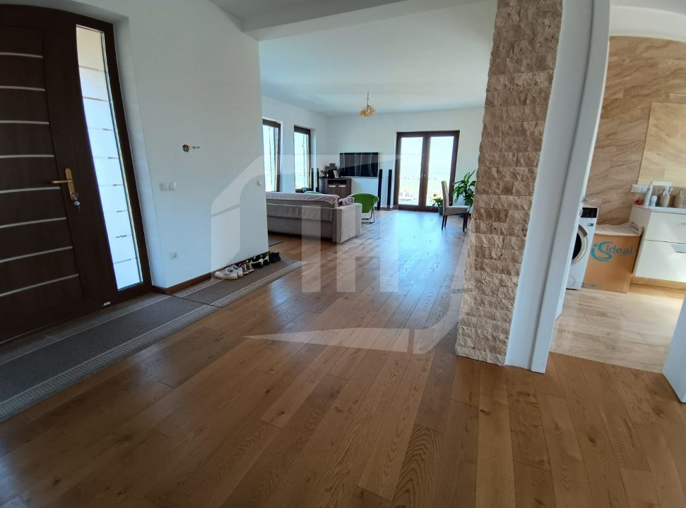 Casa individuala cu 6 camere, arhitectura moderna si finisaje premium