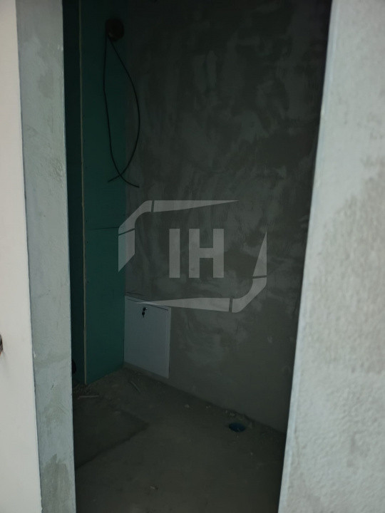 3 camere, semifinisat, parcare, Pod Ira