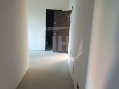 3 camere, semifinisat, parcare, Pod Ira