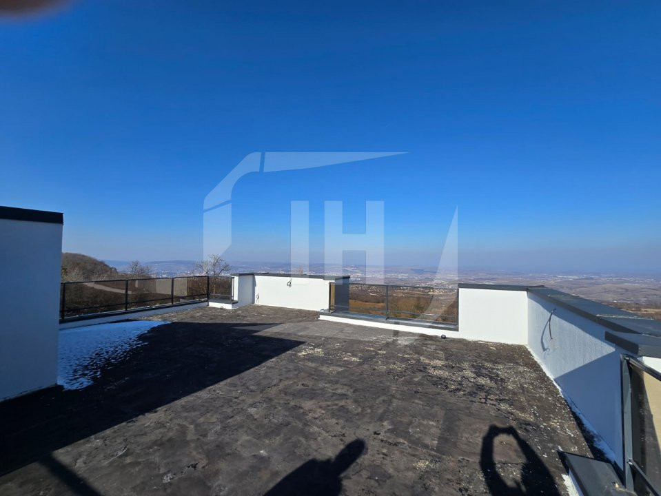 Casa individuala  moderna 270 mp utili, terasa circulabila cu panorama 360 
