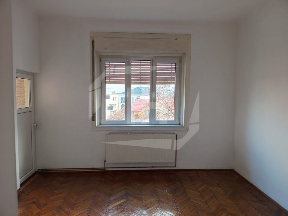 Apartament 2 camere , decomandat, clasic, zona Centrala