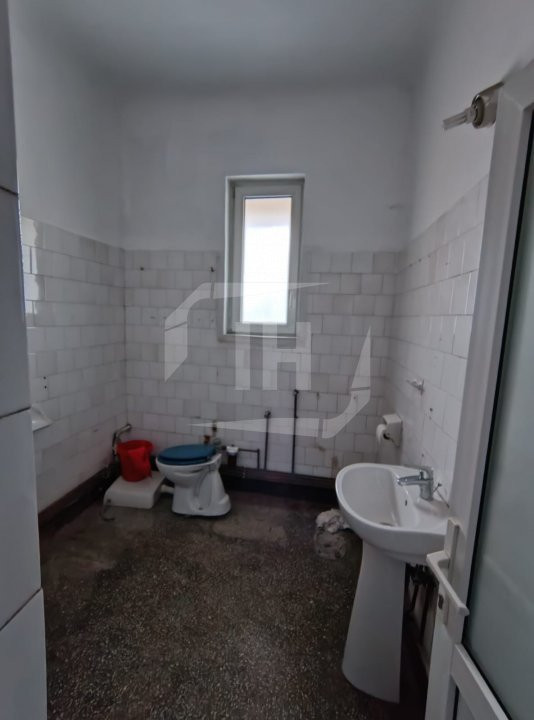 Apartament 2 camere , decomandat, clasic, zona Centrala
