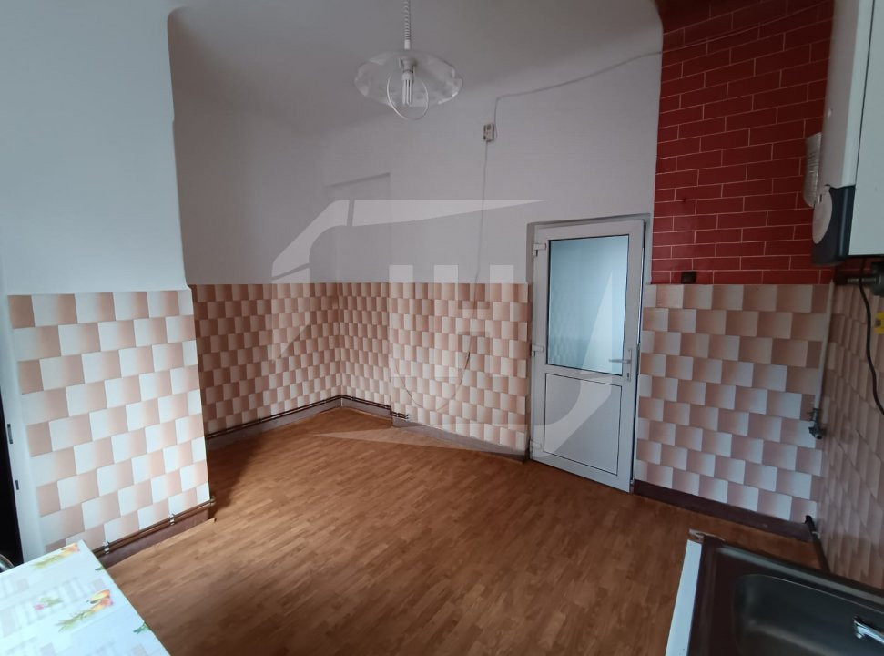 Apartament 2 camere , decomandat, clasic, zona Centrala