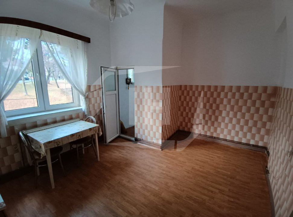 Apartament 2 camere , decomandat, clasic, zona Centrala
