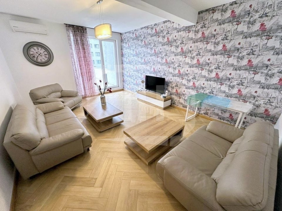 Apartament 2 camere, decomandat, terasa, parcare, zona Iulius Mall