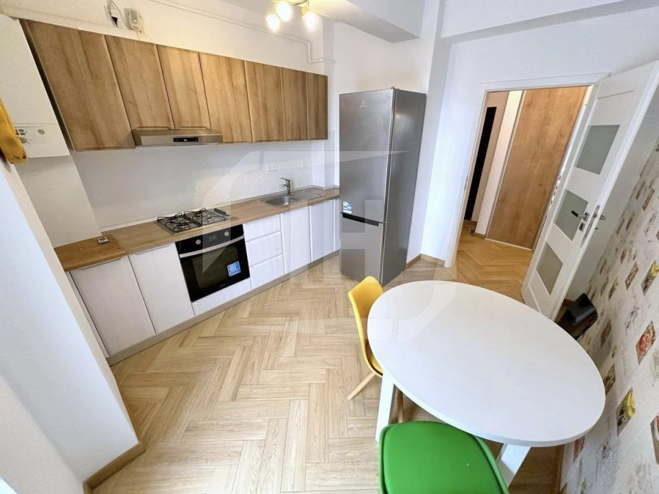 Apartament 2 camere, decomandat, terasa, parcare, zona Iulius Mall
