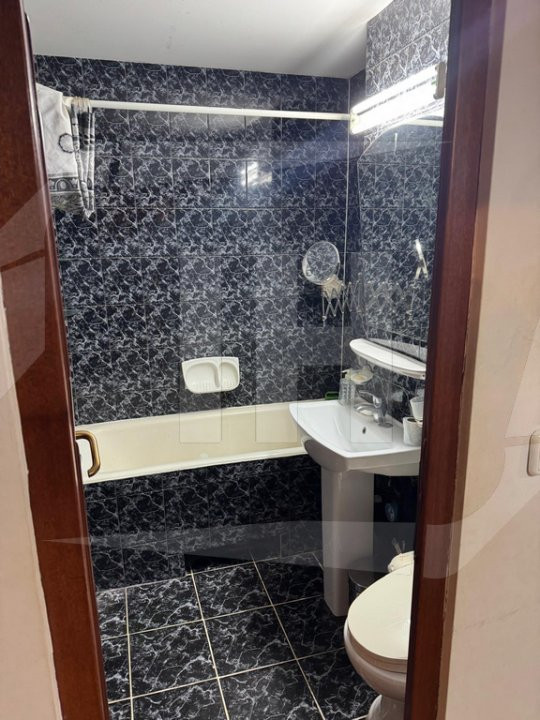 Apartament 4 camere etajul 1, zona Big Center