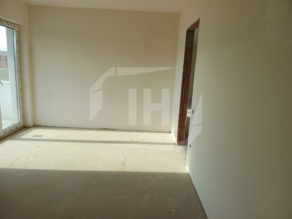 Apartament 2 camere , semifinisat, intermediar, zona Centrala