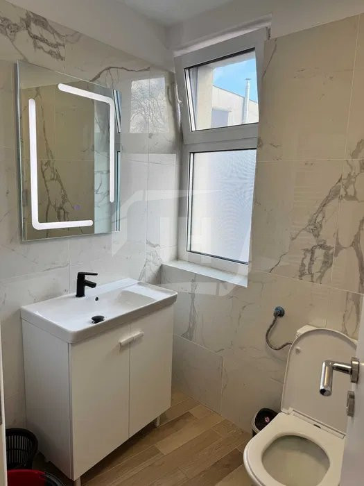 Apartament 2 camere, semidecomandat, parcare, Centru zona Anton Pann