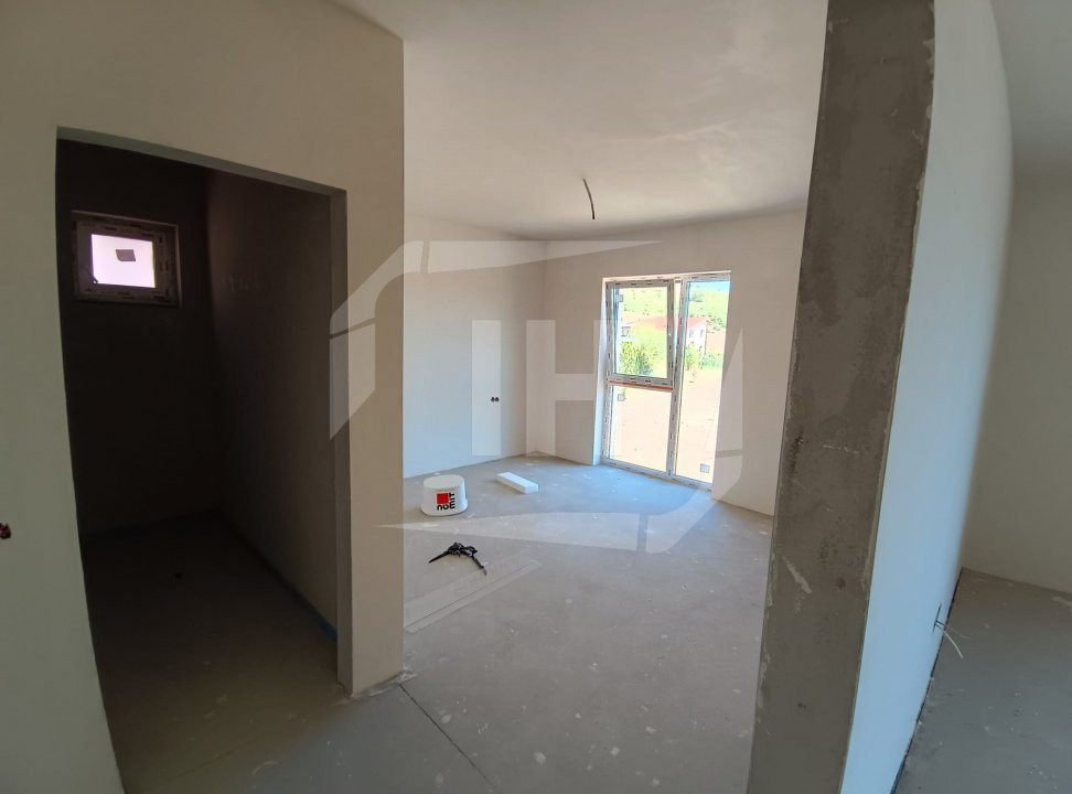 Apartament 3 camere, posibilitate 4, terasa, parcare