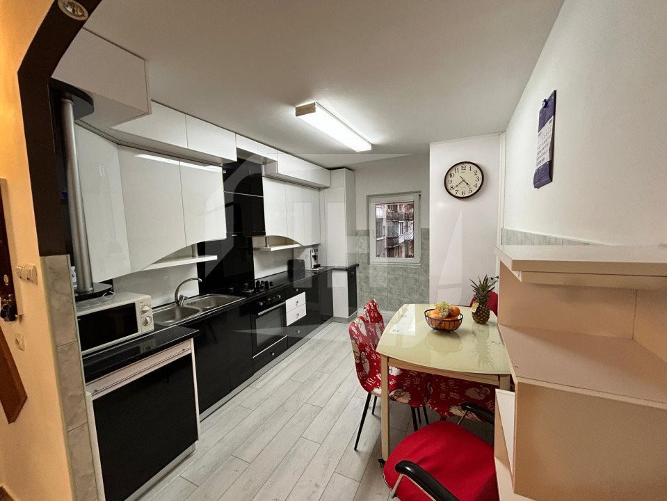 Apartament 4 camere, decomandat, etaj intermediar, zona Expo Transilvania