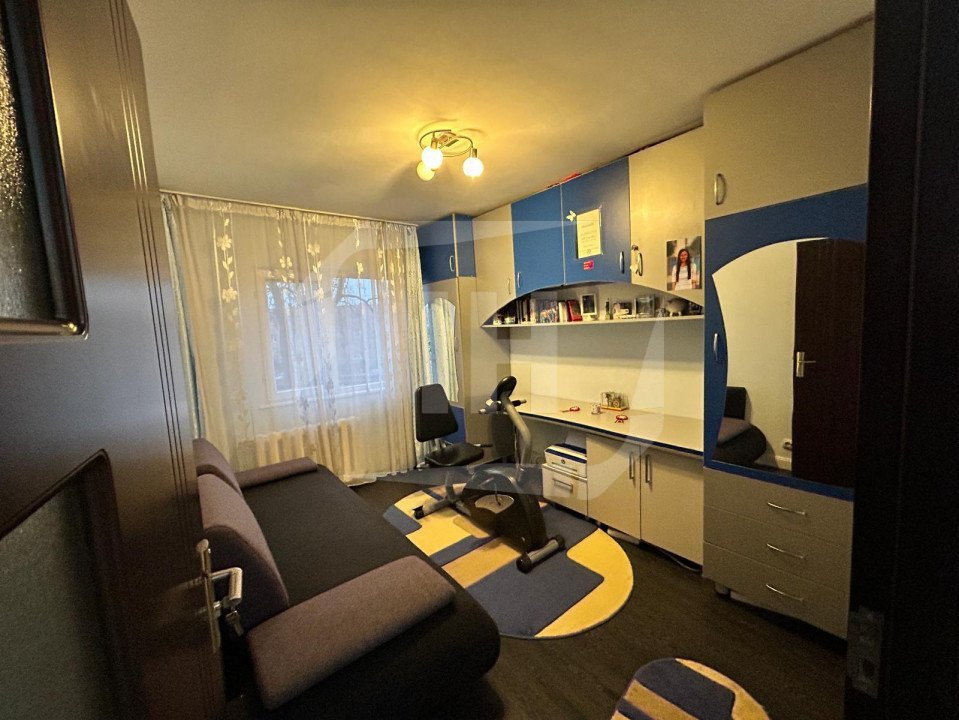 Apartament 4 camere, decomandat, etaj intermediar, zona Expo Transilvania