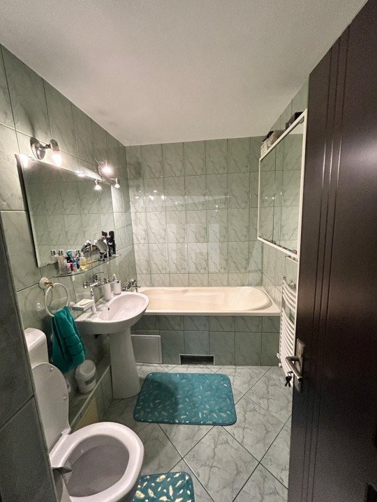 Apartament 4 camere, decomandat, etaj intermediar, zona Expo Transilvania
