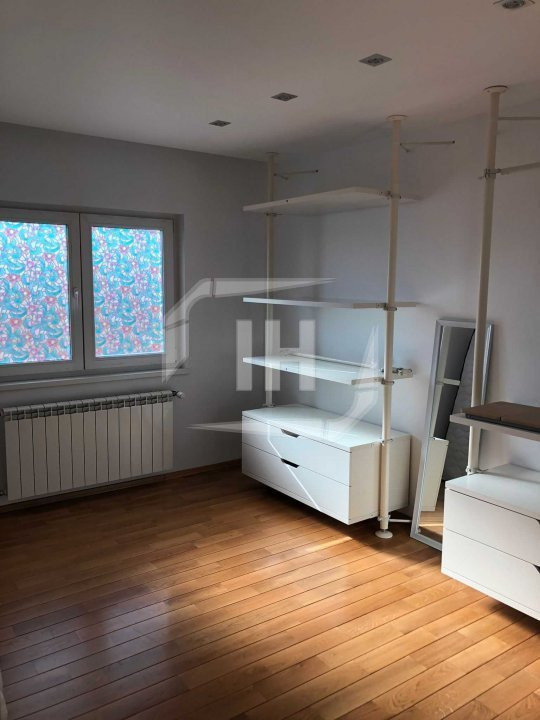 Apartament 4 camere, 2 bai, 80 mp, zona Titulescu!