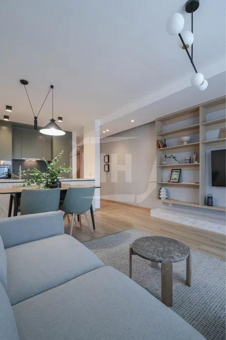 Apartament 3 camere, 2 bai, mobilat/utilat lux in zona Piata Cipariu