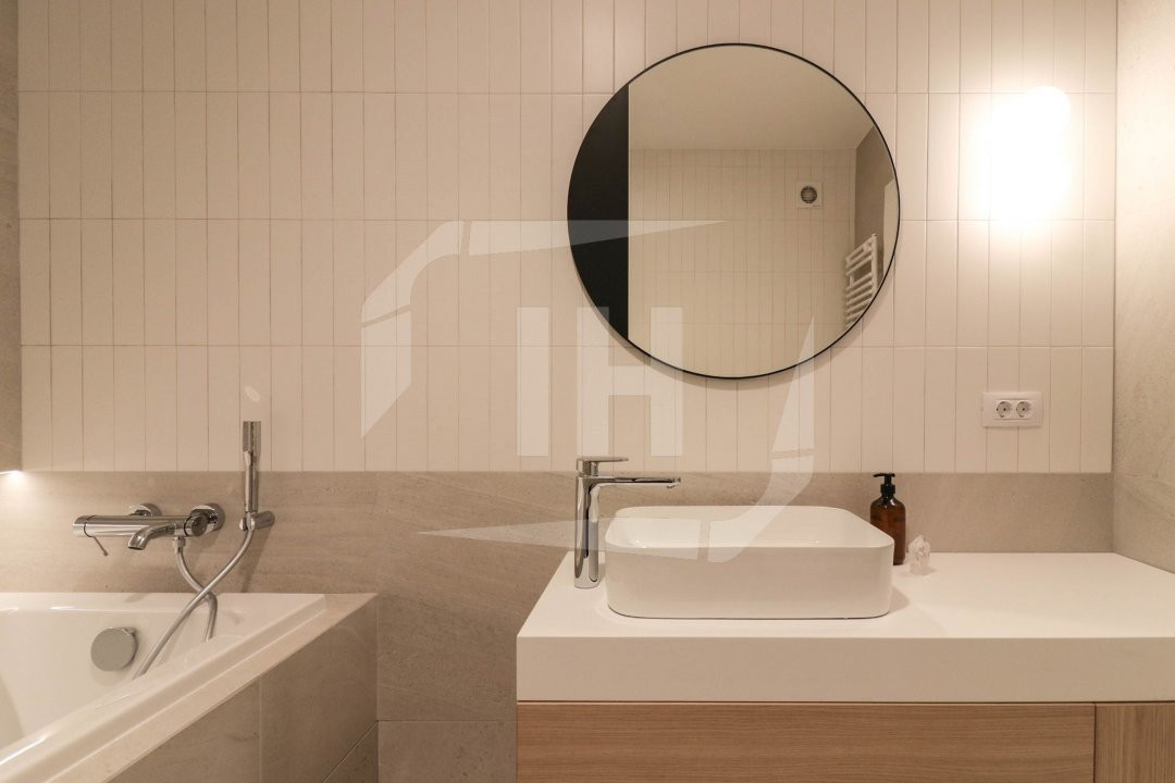 Apartament 3 camere, 2 bai, mobilat/utilat lux in zona Piata Cipariu