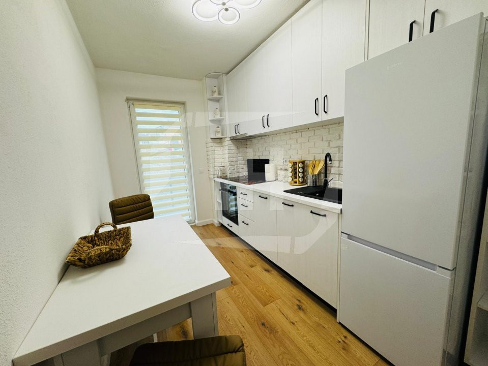 Apartament 2 camere, decomandat, parcare