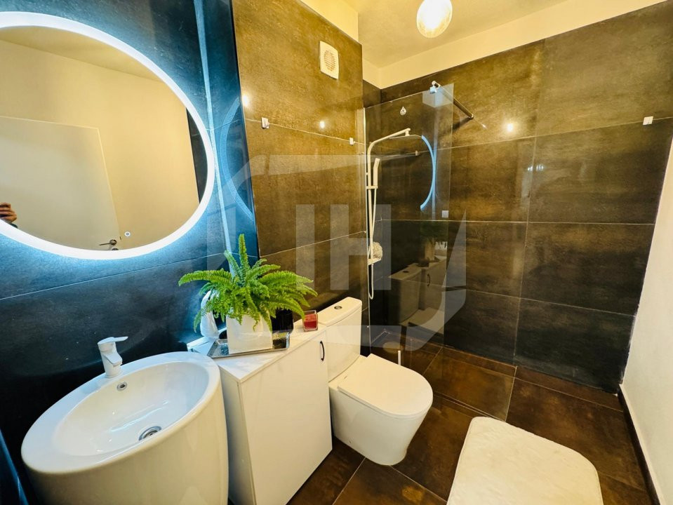Apartament 2 camere, decomandat, parcare