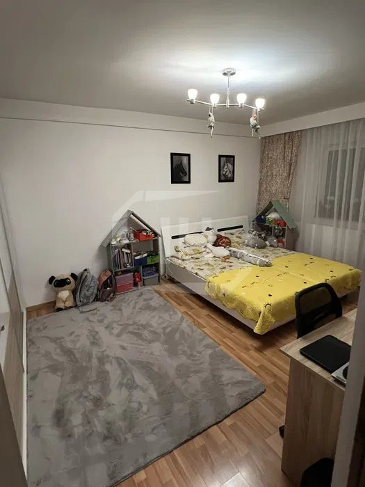 Apartament 2 camere, decomandat, 2 balcoane, zona Intre Lacuri