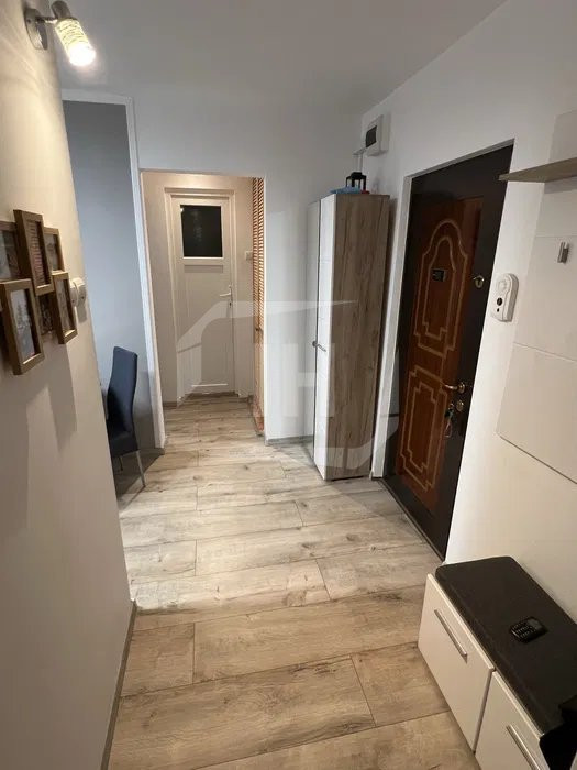 Apartament 2 camere, decomandat, 2 balcoane, zona Intre Lacuri
