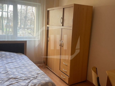 Apartament cu 3 camere decomandat, zona Aurel Vlaicu