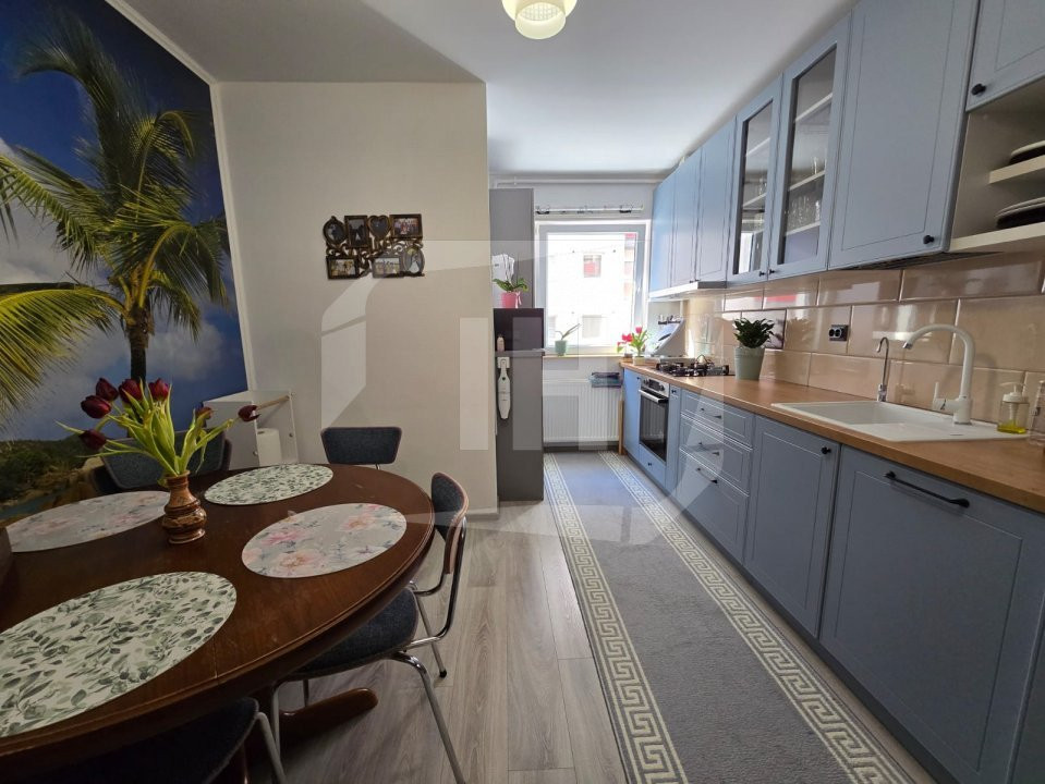 Apartament 3 camere, 2 parcari, zona Vivo