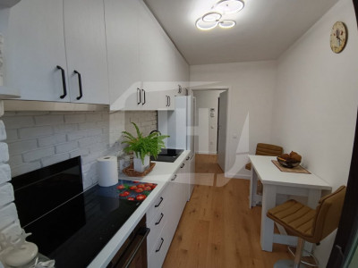 Apartament 2 camere, decomandat, parcare, 