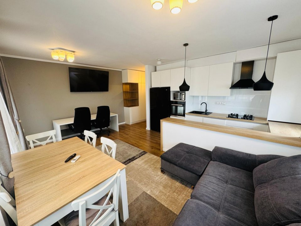 Apartament tip penthouse, zona Vivo