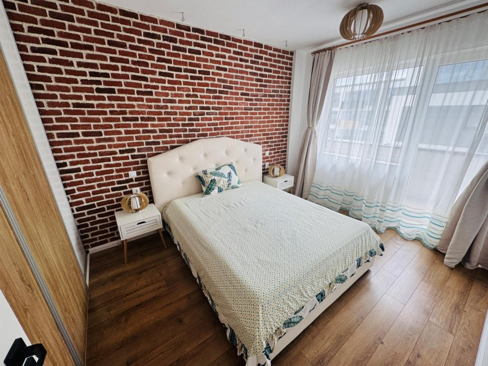 Apartament tip penthouse, zona Vivo